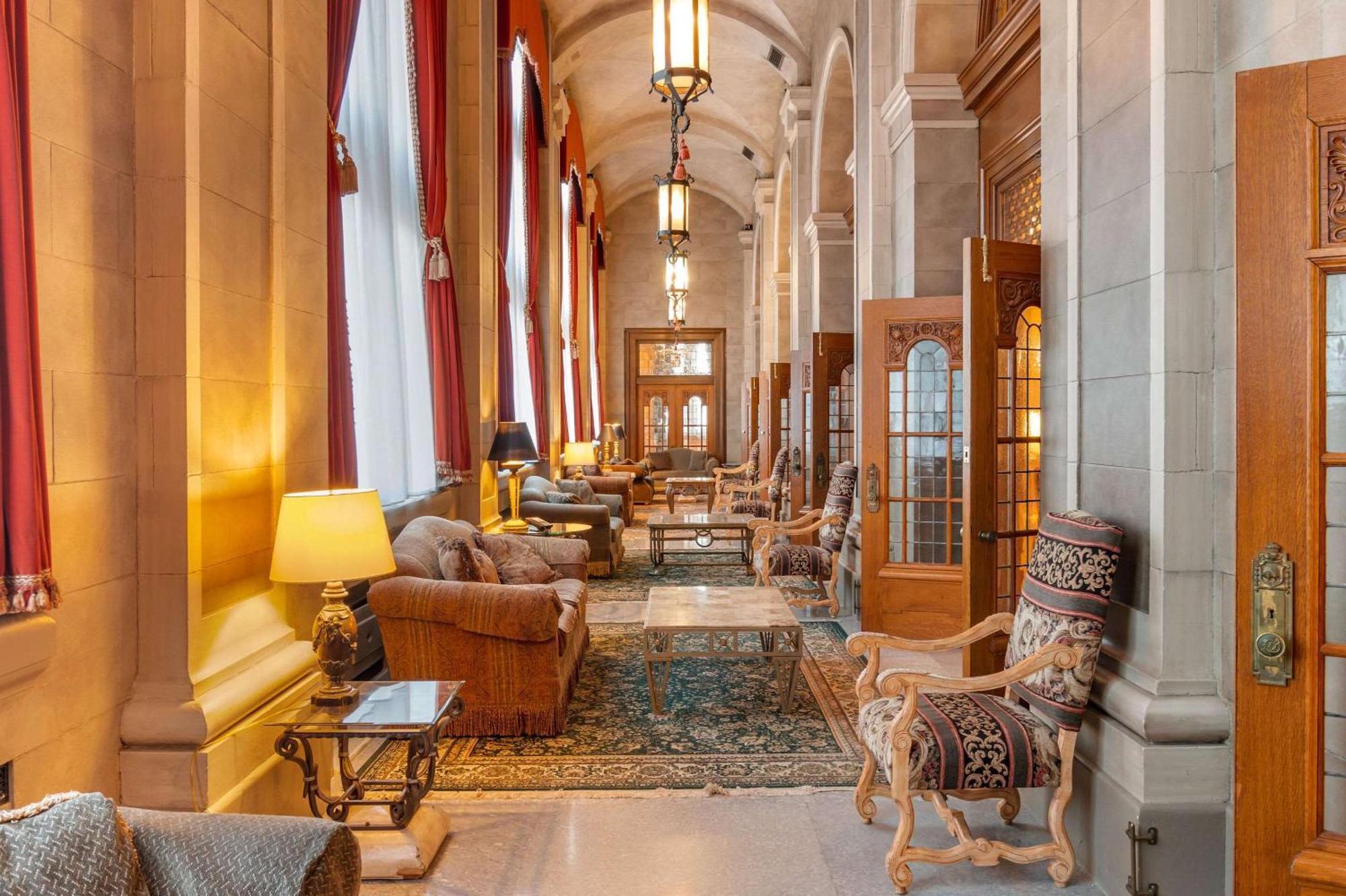 The Fort Garry Hotel Spa And Conference Centre, Ascend Hotel Collection Winnipeg Exterior photo
